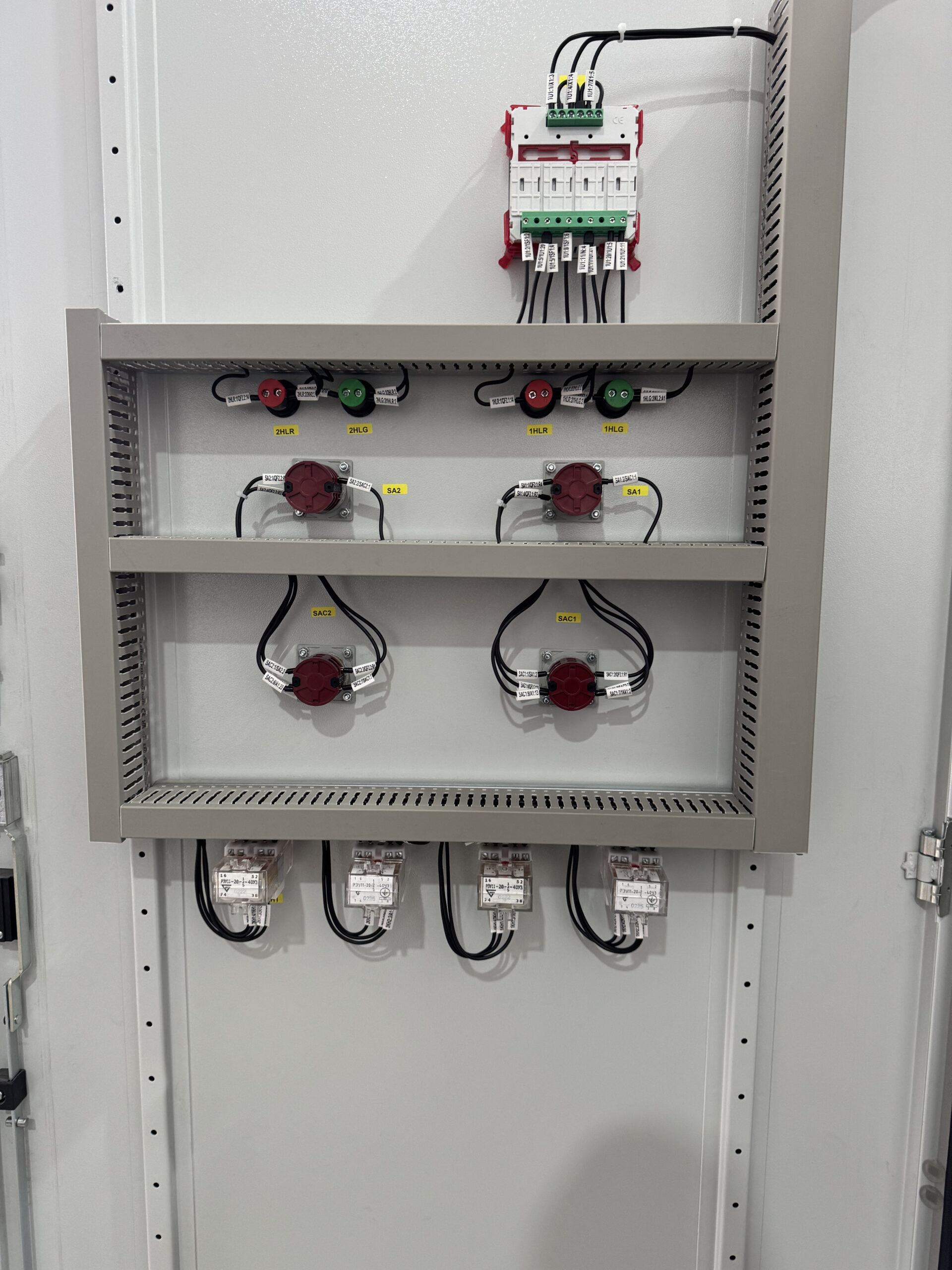 LV distribution cabinets and boards